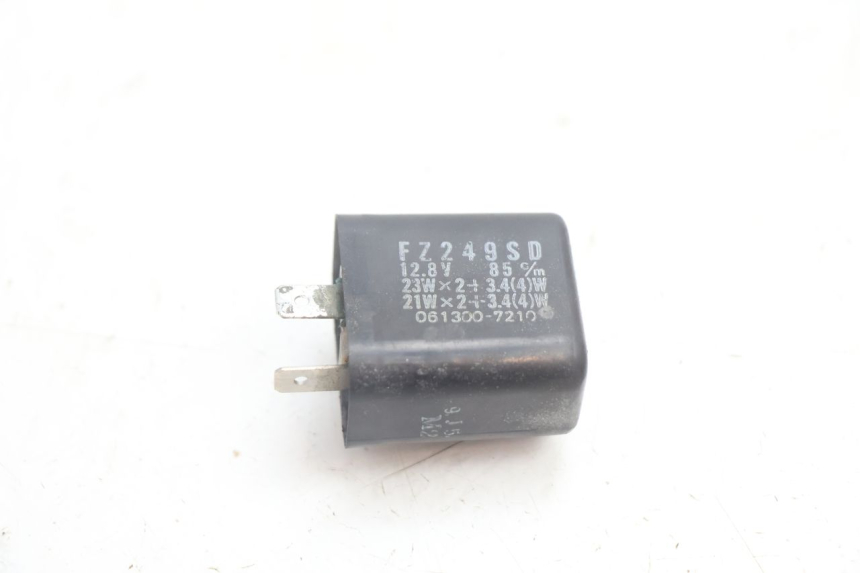 photo de CENTRALE CLIGNOTANTE SUZUKI GSX F GSXF 750 (1988 - 1998) - Vue principale