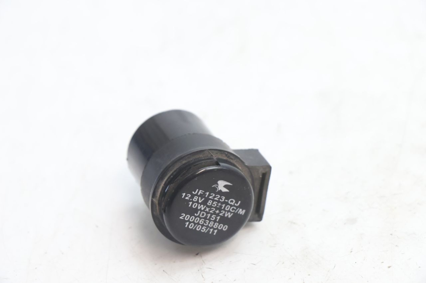 photo de CENTRALE CLIGNOTANTE PEUGEOT KISBEE 4T 50 (2010 - 2017) - Zoom état d’usage