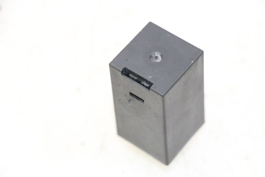 photo de CENTRALE CLIGNOTANTE PIAGGIO MP3 500 (2014 - 2016)