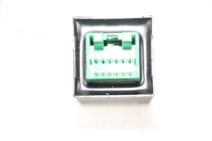 photo de CENTRALE CLIGNOTANTE PIAGGIO MP3 500 (2014 - 2016)