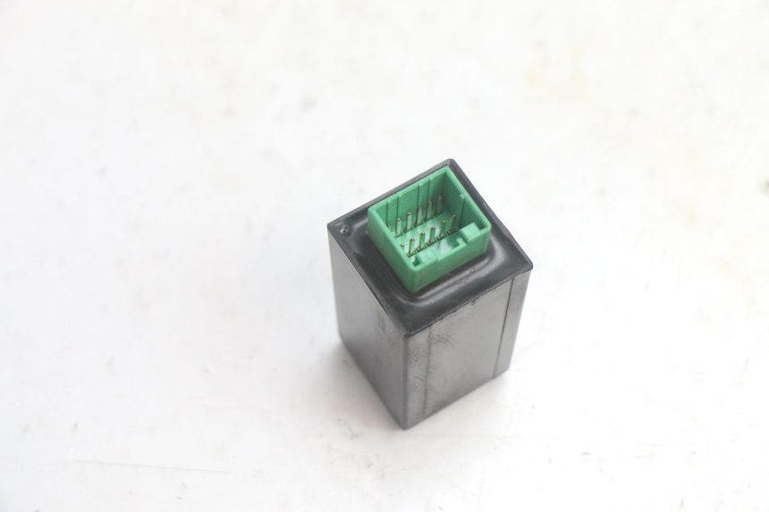 photo de CENTRALE CLIGNOTANTE PIAGGIO MP3 125 (2006 - 2014) - Autre angle de vue