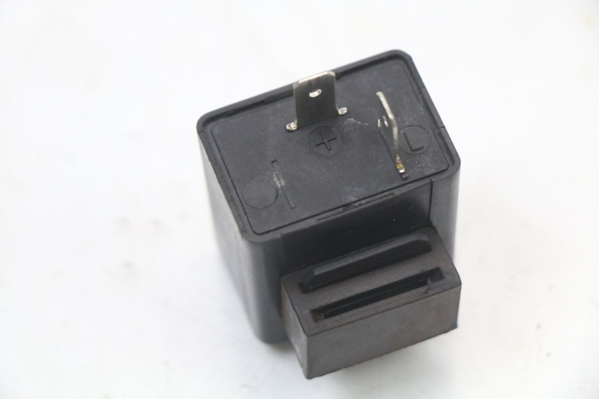 photo de CENTRALE CLIGNOTANTE PIAGGIO VESPA PRIMAVERA 4T 50 (2021 - 2024)