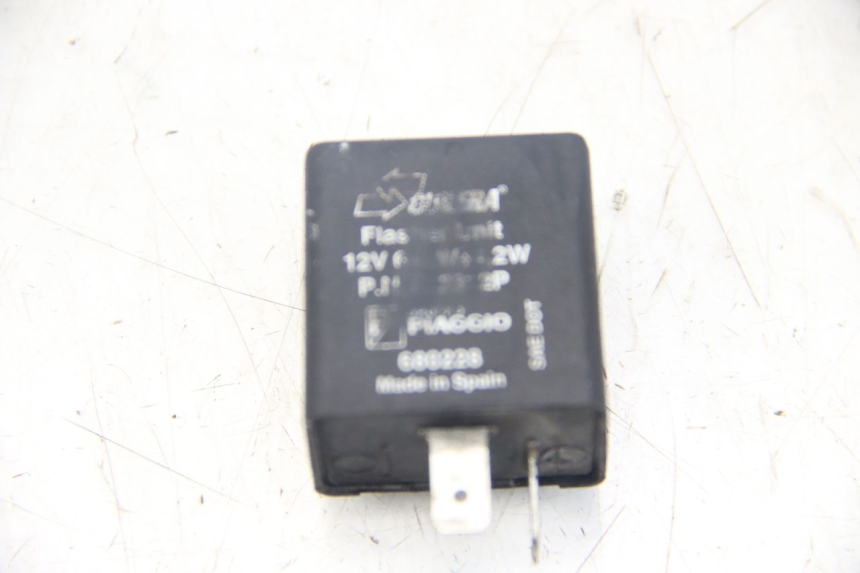 photo de CENTRALE CLIGNOTANTE PIAGGIO VESPA SPRINT 2T 50 (2014 - 2018)