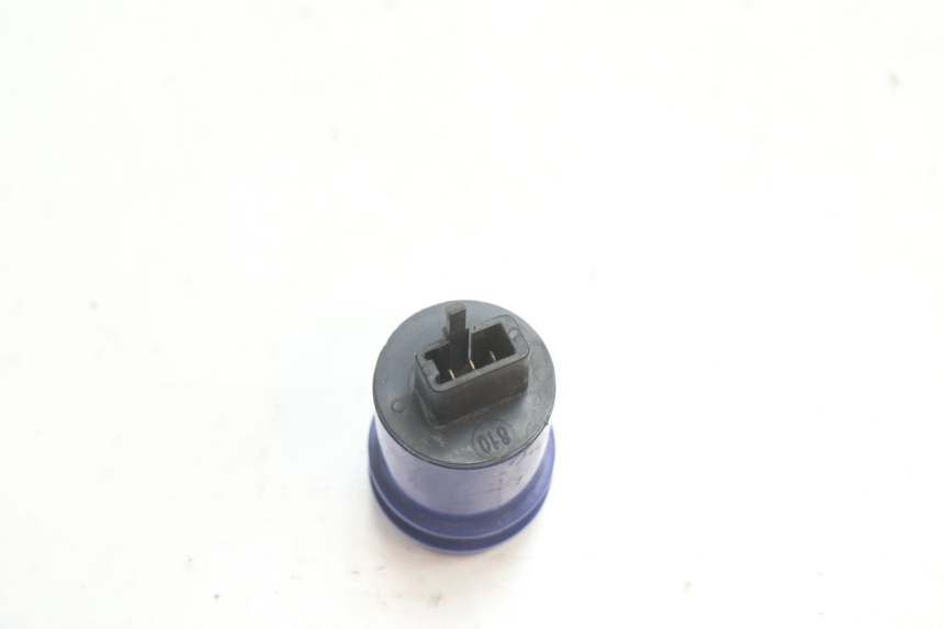 photo de CENTRALE CLIGNOTANTE PEUGEOT SPEEDFIGHT LC 50 (1996 - 2002) - Autre angle de vue