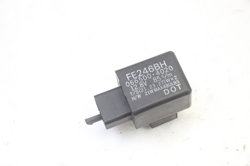 photo de CENTRALE CLIGNOTANTE HONDA ST PAN EUROPEAN 1300 (2002 - 2013)
