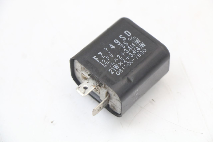 photo de CENTRALE CLIGNOTANTE SUZUKI GN 125 (1997 - 2000)