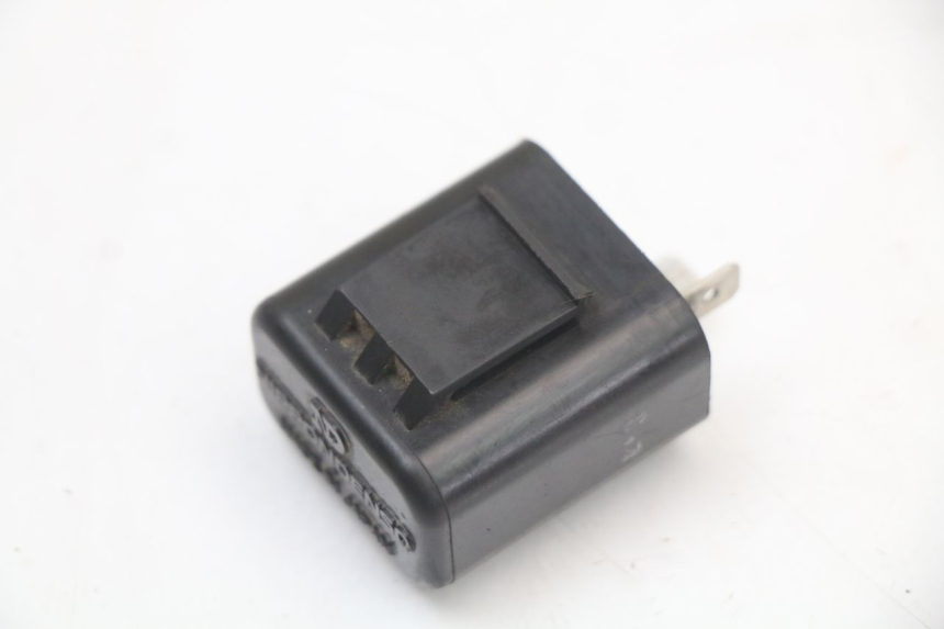 photo de CENTRALE CLIGNOTANTE SUZUKI GN 125 (1997 - 2000)