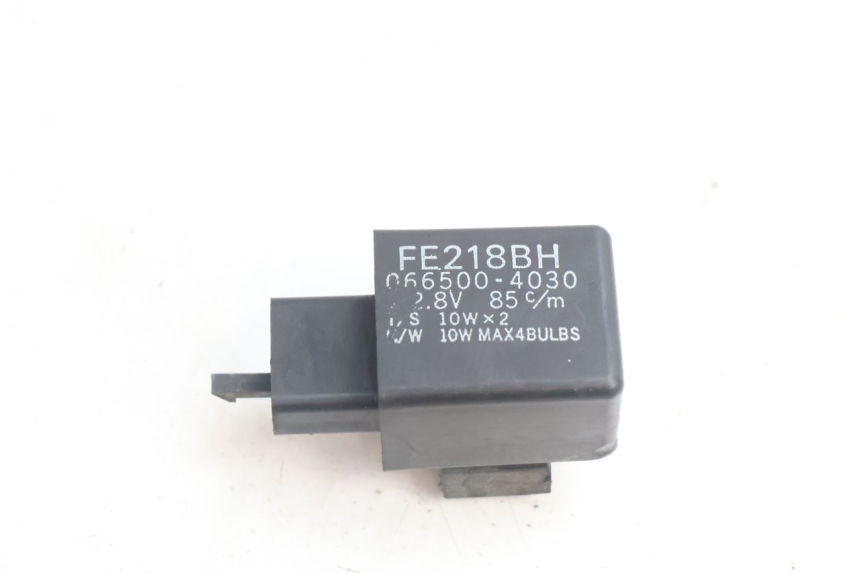photo de CENTRALE CLIGNOTANTE YAMAHA TDM ABS 900 (2002 - 2014) - Vue principale