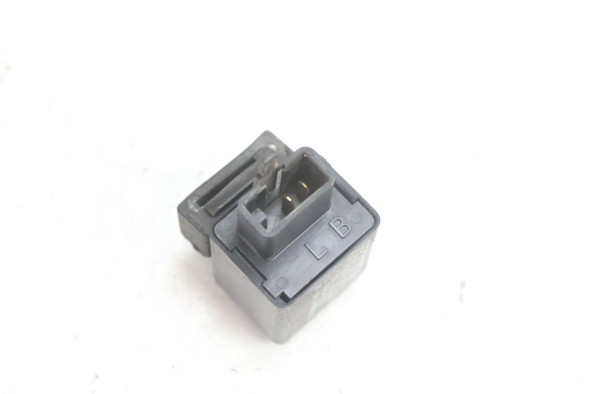 photo de CENTRALE CLIGNOTANTE YAMAHA TDM ABS 900 (2002 - 2014) - Autre angle de vue