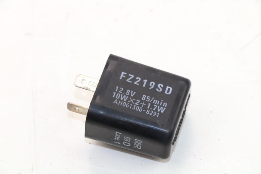 photo de CENTRALE CLIGNOTANTE YAMAHA TRICITY 125 (2012 - 2016)
