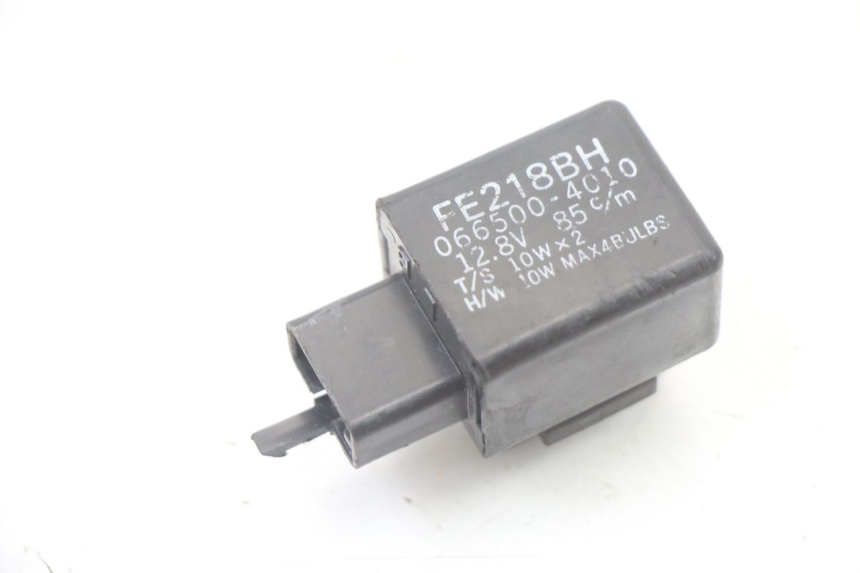 photo de CENTRALE CLIGNOTANTE YAMAHA X-MAX XMAX ABS 250 (2010 - 2012) - Vue principale