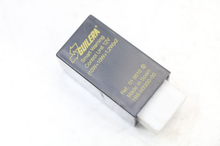 photo de CENTRALE CLIGNOTANTE YAMAHA X-MAX XMAX 250 (2006 - 2009)