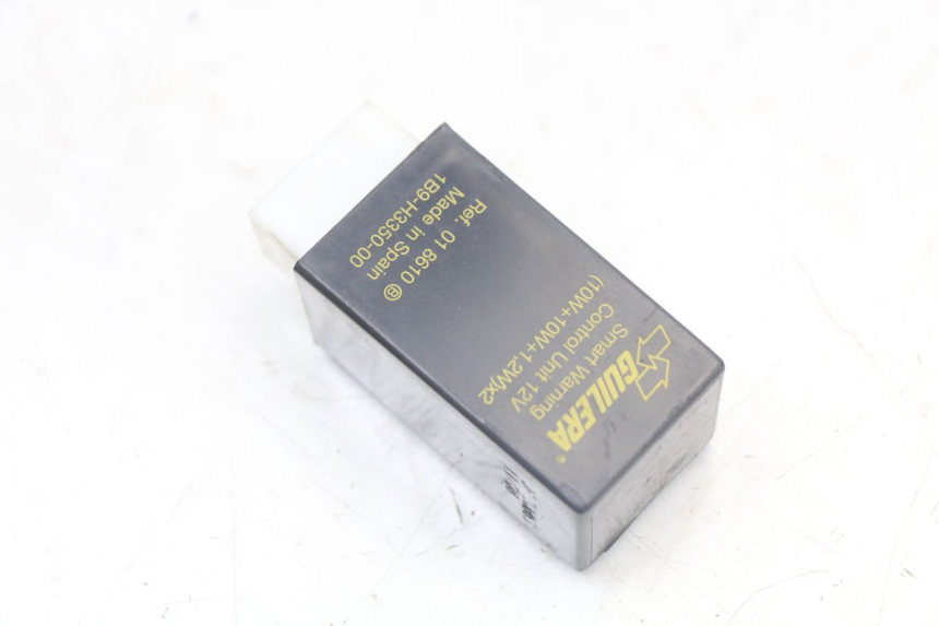 photo de CENTRALE CLIGNOTANTE YAMAHA X-MAX XMAX 250 (2006 - 2009)