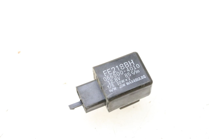 photo de CENTRALE CLIGNOTANTE YAMAHA X-MAX XMAX 125 (2010 - 2013) - Vue principale