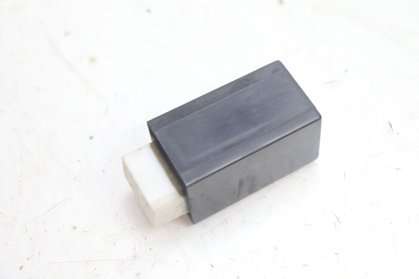 photo de CENTRALE CLIGNOTANTE YAMAHA XMAX X-MAX 125 (2006 - 2009) - Détail de la pièce