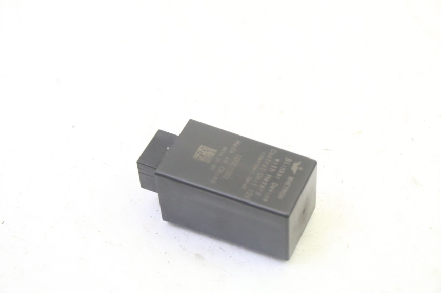 photo de CENTRALE CLIGNOTANTE PIAGGIO XEVO - X EVO 125 (2007 - 2016) - Détail de la pièce