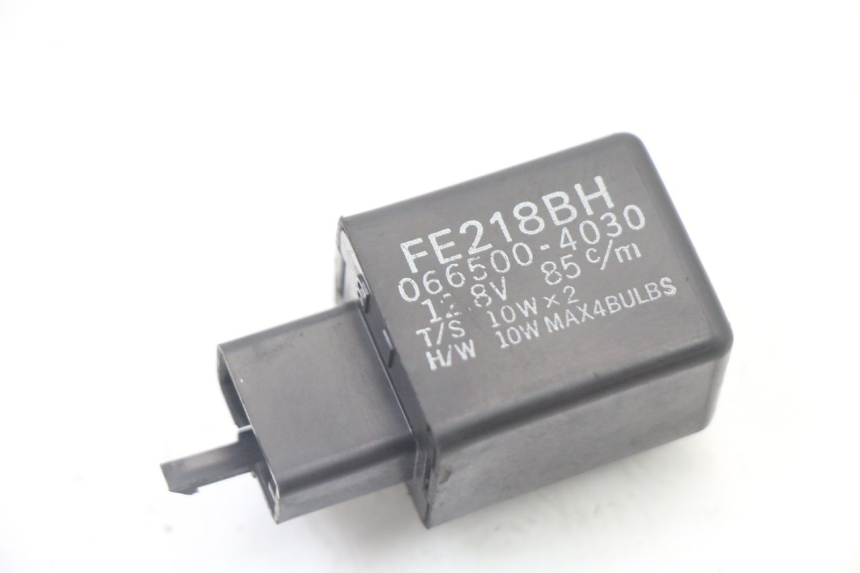 photo de CENTRALE CLIGNOTANTE YAMAHA FZ6 FAZER S2 600 (2007 - 2011)