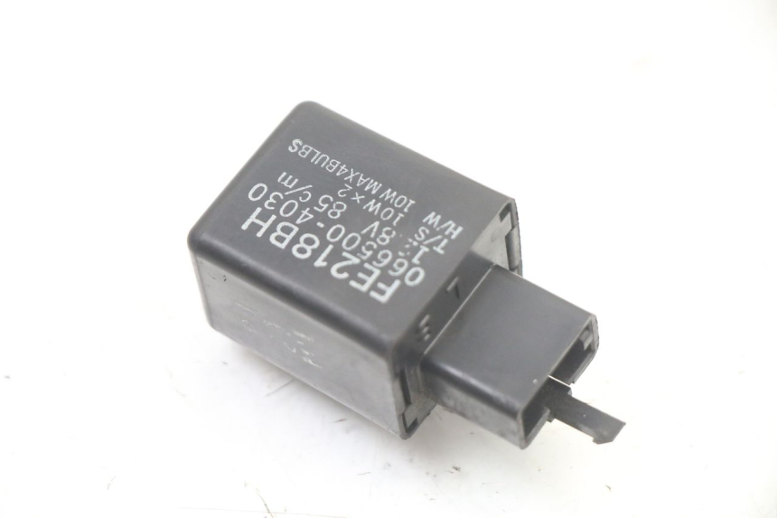 photo de CENTRALE CLIGNOTANTE YAMAHA FZ6 FAZER S2 600 (2007 - 2011)