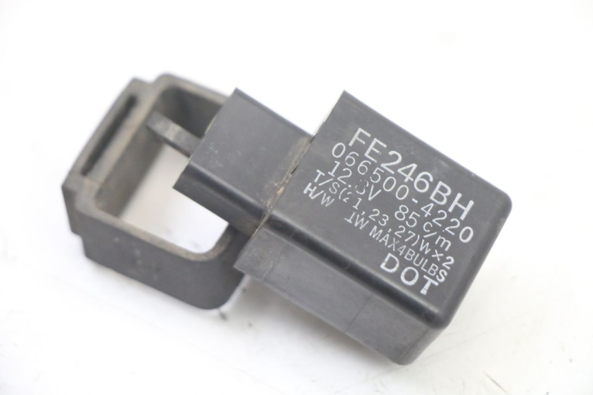 photo de CENTRALE CLIGNOTANTE YAMAHA FZS FAZER 600 (2001 - 2003)