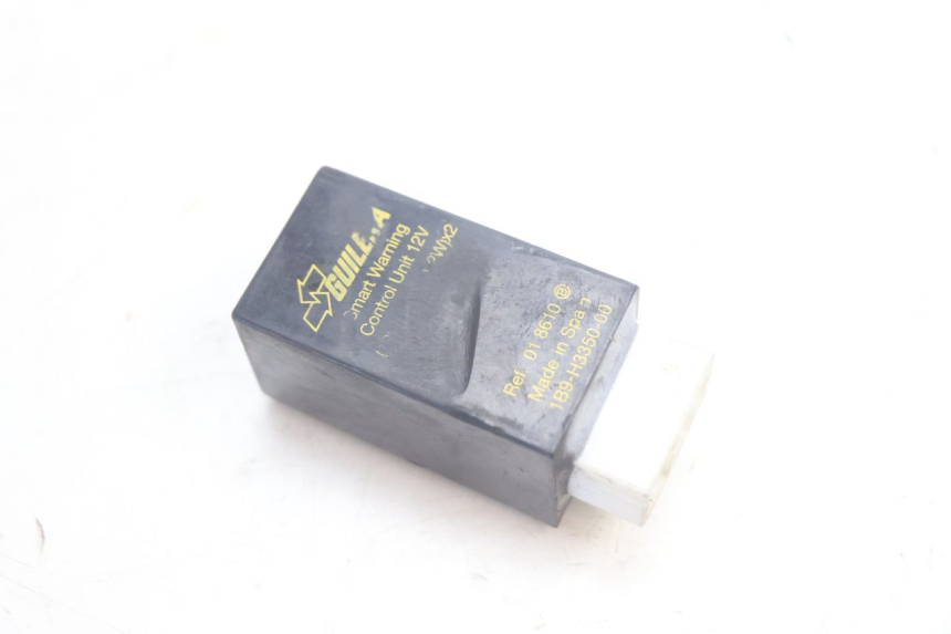 photo de CENTRALE CLIGNOTANTE YAMAHA YP MAJESTY 125 (2002 - 2006) - Vue principale