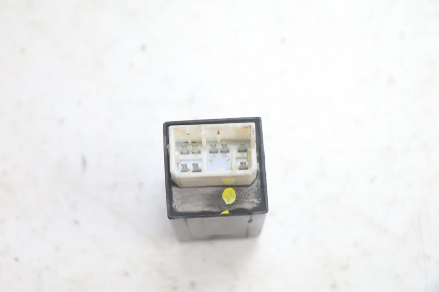 photo de CENTRALE CLIGNOTANTE YAMAHA YP MAJESTY 125 (2002 - 2006) - Autre angle de vue