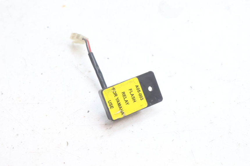 photo de CENTRALE CLIGNOTANTE YAMAHA YZF R6 600 (2008 - 2009) - Zoom état d’usage