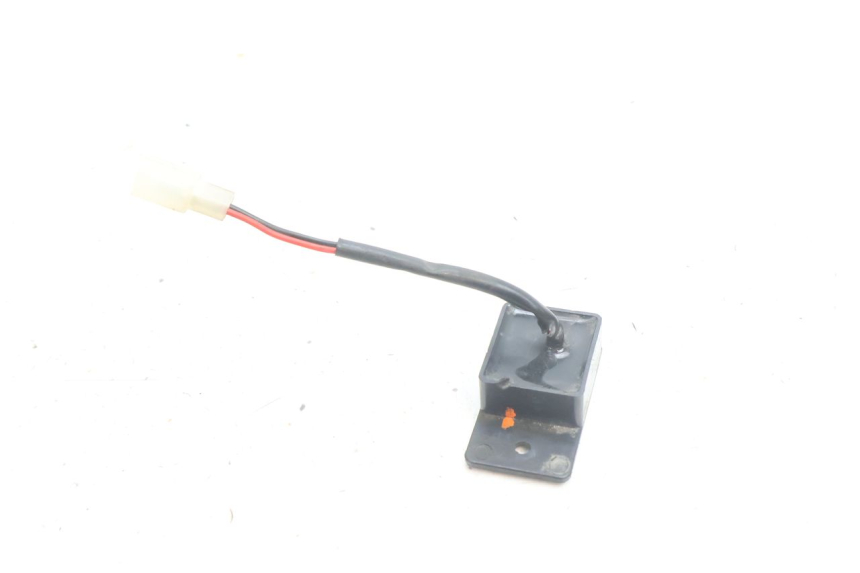 photo de CENTRALE CLIGNOTANTE YAMAHA YZF R6 600 (2008 - 2009) - Autre angle de vue