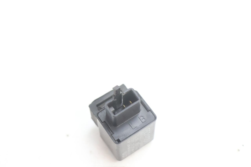 photo de CENTRALE CLIGNOTANTE KAWASAKI ZX-6R ZX6R 600 (1995 - 1997) - Autre angle de vue
