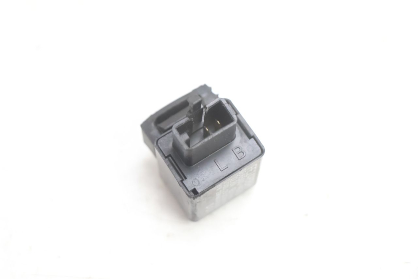 photo de CENTRALE CLIGNOTANTE KAWASAKI ZX-6R ZX6R 600 (2000 - 2002) - Autre angle de vue