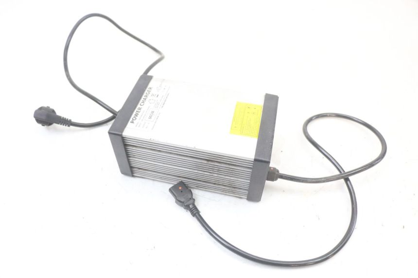photo de CHARGEUR BATTERIE EBROH BRAVO GLE 1 (2020 - 2024)