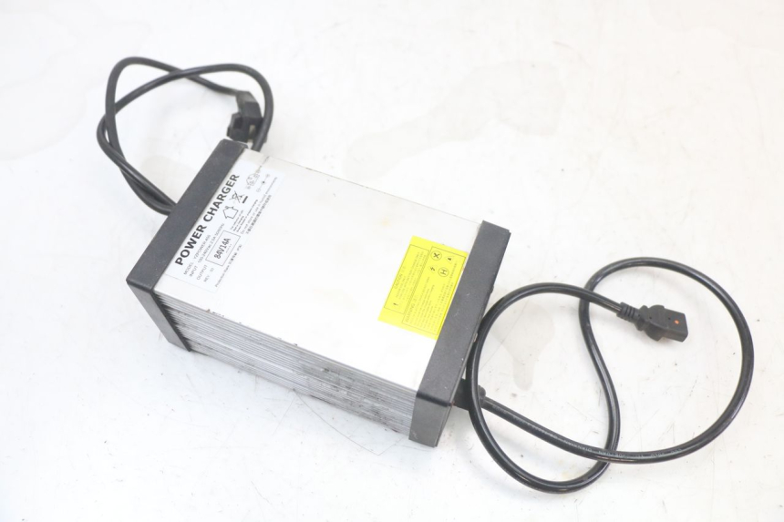 photo de CHARGEUR BATTERIE EBROH BRAVO GLE 1 (2020 - 2024)