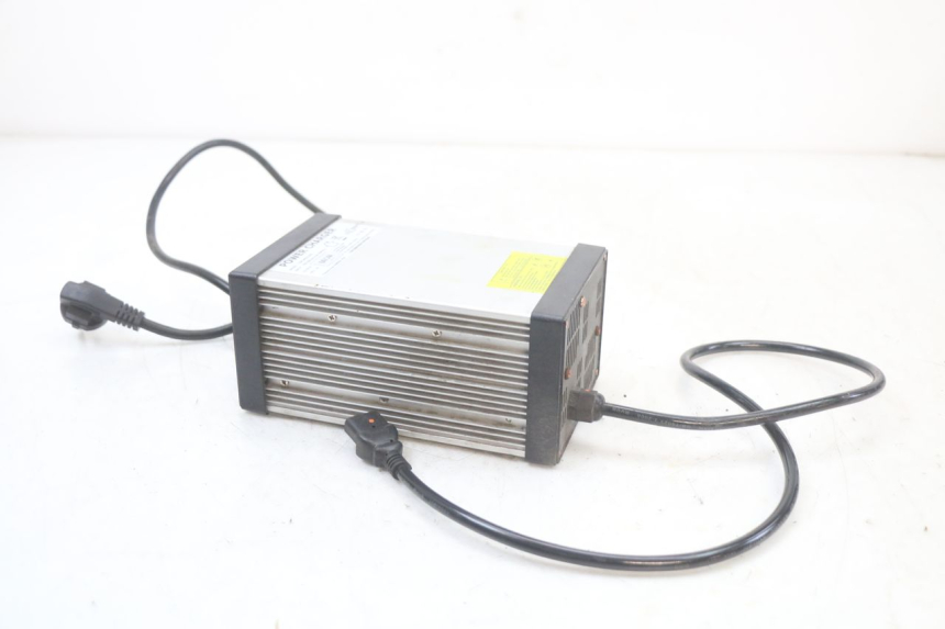 photo de CHARGEUR BATTERIE EBROH BRAVO GLE 1 (2020 - 2024)