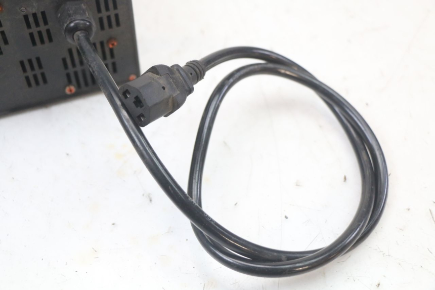 photo de CHARGEUR BATTERIE EBROH BRAVO GLE 1 (2020 - 2024)
