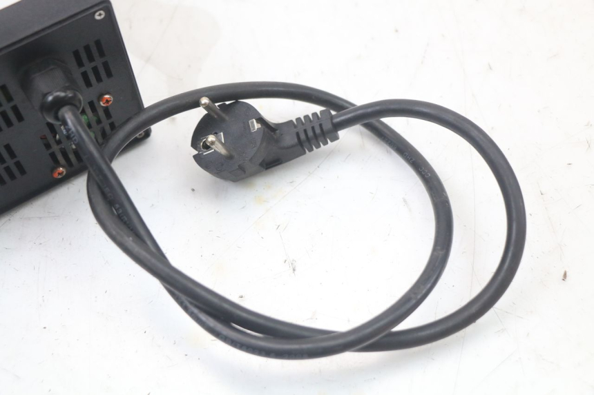 photo de CHARGEUR BATTERIE EBROH BRAVO GLE 1 (2020 - 2024)