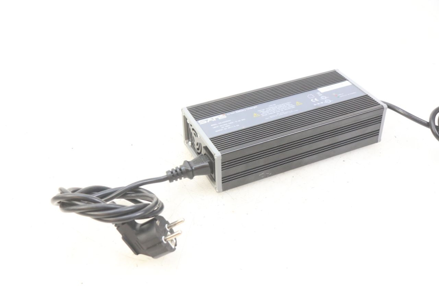 photo de CHARGEUR BATTERIE EFUN E2GO 1 (2017 - 2021)