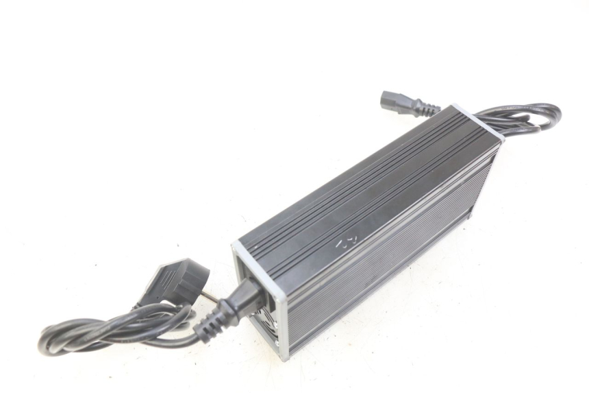 photo de CHARGEUR BATTERIE EFUN E2GO 1 (2017 - 2021)
