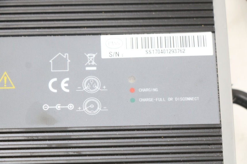 photo de CHARGEUR BATTERIE EFUN E2GO 1 (2017 - 2021)