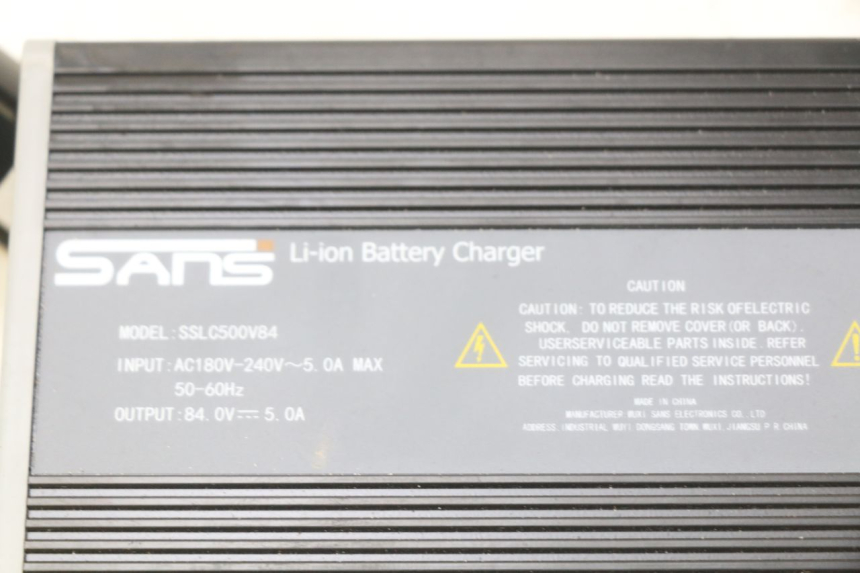 photo de CHARGEUR BATTERIE EFUN E2GO 1 (2017 - 2021)