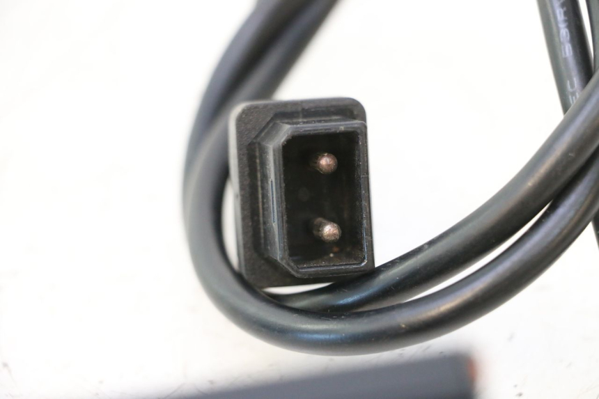 photo de CHARGEUR BATTERIE BAIKU SAKURA 1 (2021 - 2025) - Zoom état d’usage