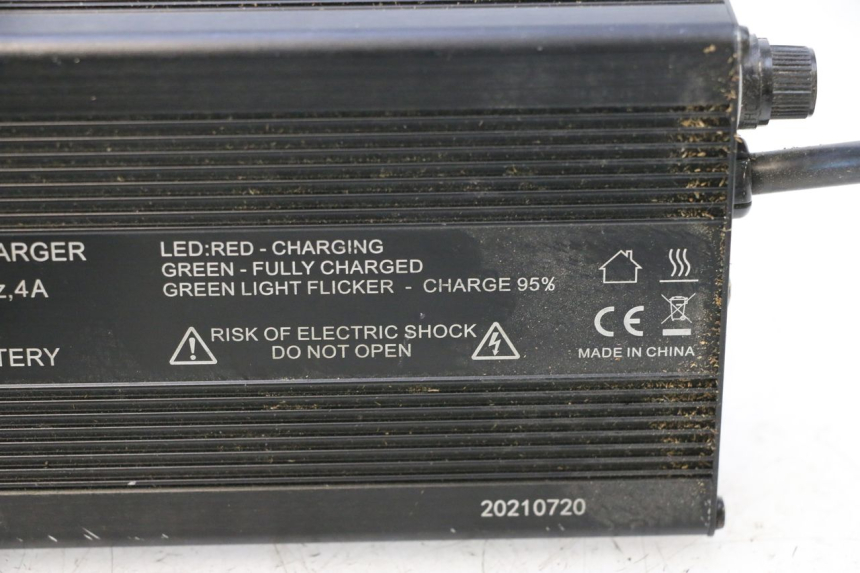 photo de CHARGEUR BATTERIE BAIKU SAKURA 1 (2021 - 2025) - Pièce contrôlée