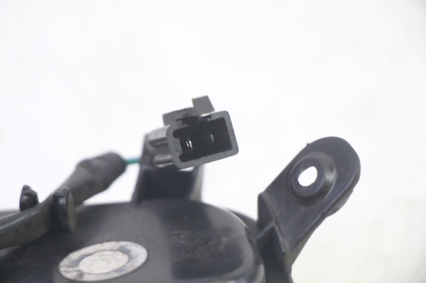 photo de CLIGNOTANT ARRIERE DROIT PEUGEOT DJANGO 4T 50 (2014 - 2019) - Gros plan technique