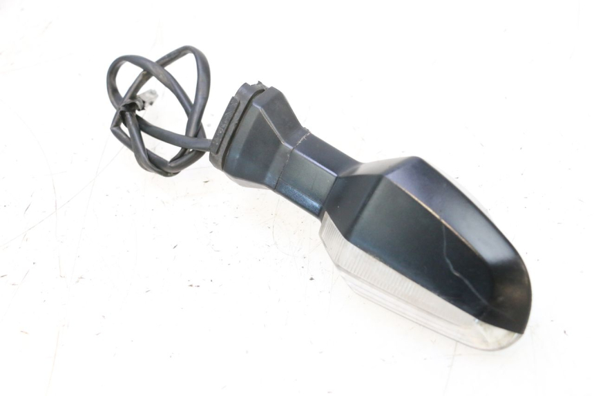 photo de CLIGNOTANT ARRIERE DROIT KAWASAKI ER-6 ER6 F ABS 650 (2012 - 2016) - Gros plan technique
