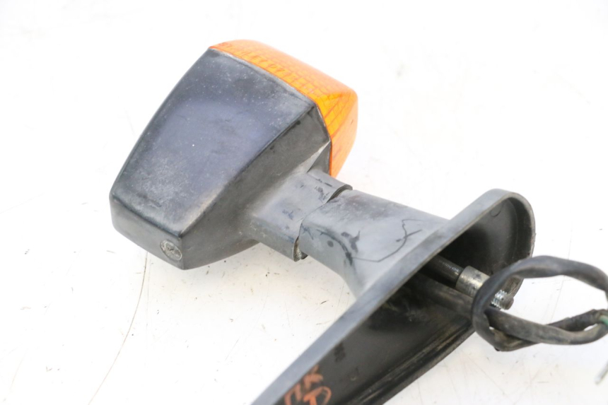 photo de CLIGNOTANT ARRIERE DROIT KAWASAKI GPX F ZX750F 750 (1986 - 1990) - État de surface