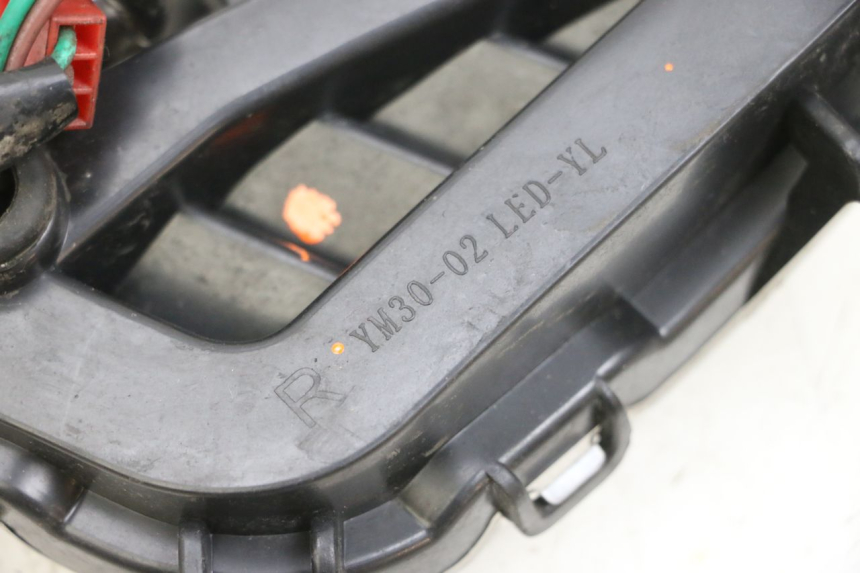 photo de CLIGNOTANT ARRIERE DROIT JM MOTORS OLDIES GT 4T 50 (2018 - 2025) - Zoom état d’usage