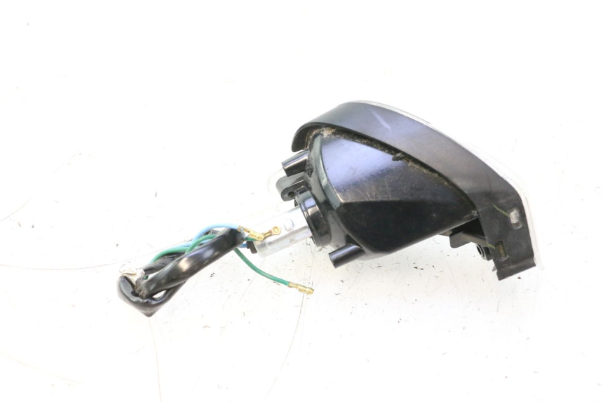photo de CLIGNOTANT ARRIERE DROIT HONDA PCX (JF28) 125 (2009 - 2011) - Gros plan technique