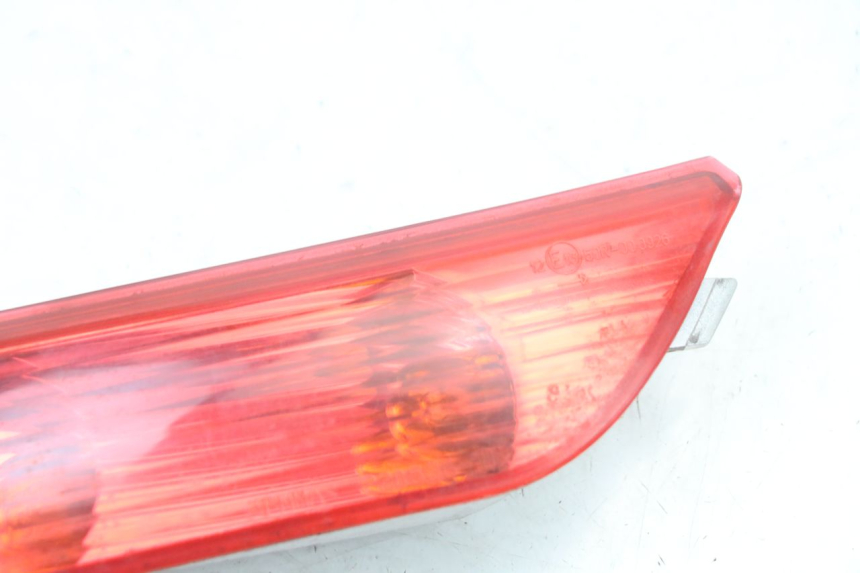 photo de CLIGNOTANT ARRIERE DROIT PIAGGIO X8 125 (2004 - 2007)