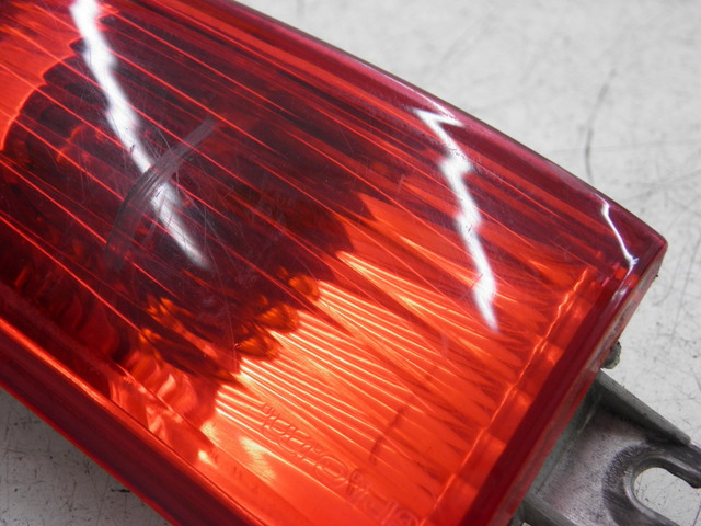 photo de CLIGNOTANT ARRIERE DROIT PIAGGIO X8 125 (2004 - 2007)