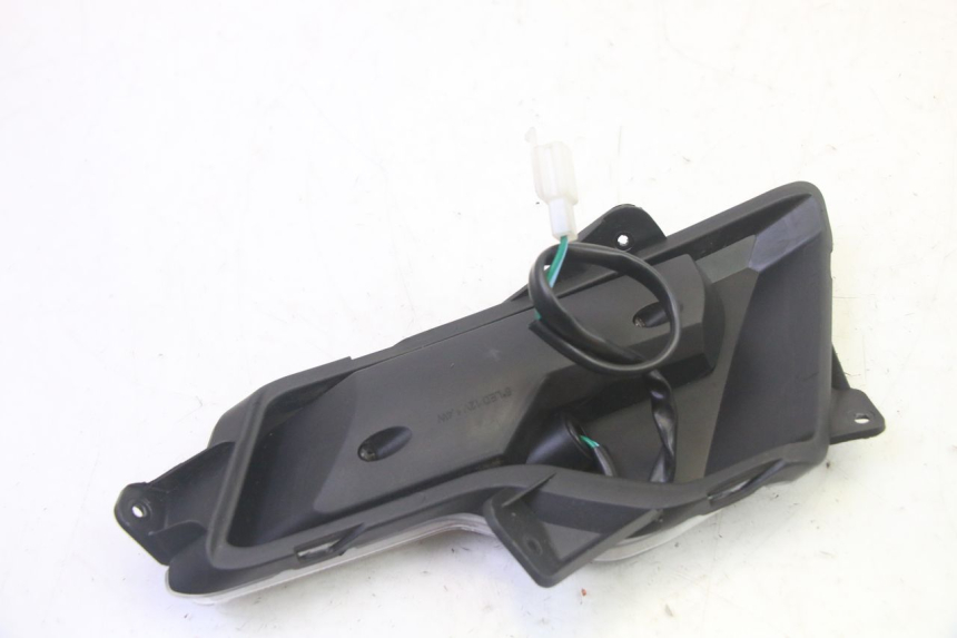 photo de CLIGNOTANT ARRIERE DROIT EFUN PUSA 1 - Gros plan technique