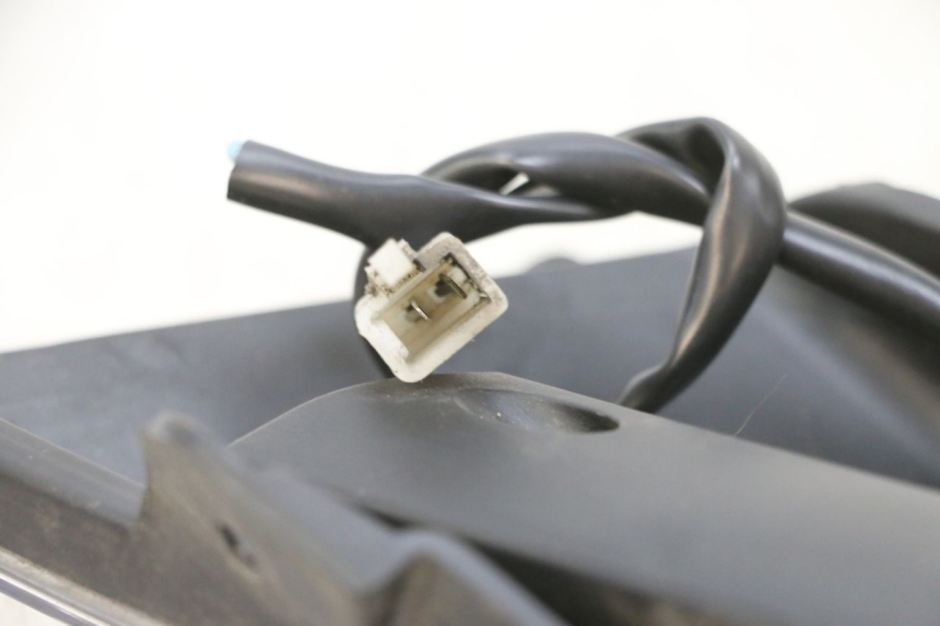 photo de CLIGNOTANT ARRIERE DROIT EFUN PUSA 1 - Gros plan technique