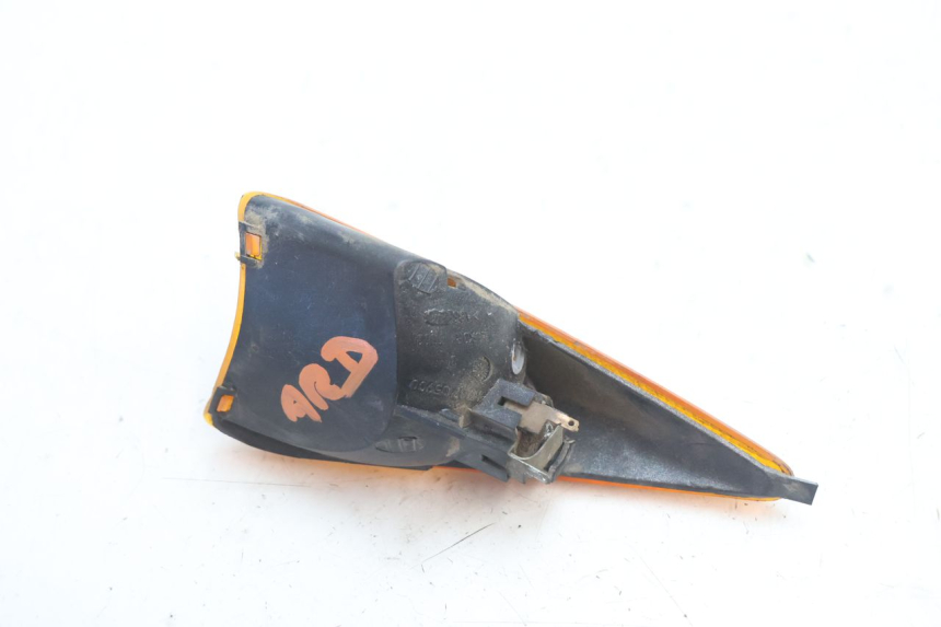 photo de CLIGNOTANT ARRIERE DROIT PEUGEOT SPEEDFIGHT LC 50 (1996 - 2002) - Autre angle de vue